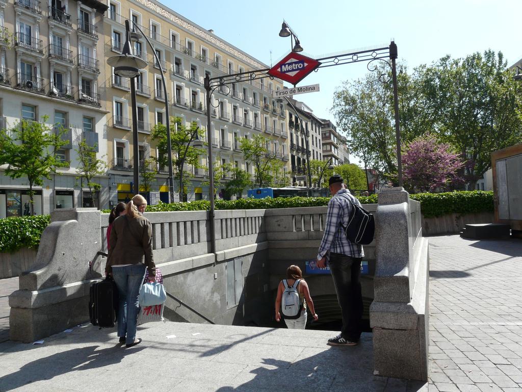 Far Home Plaza Mayor Madrid Eksteriør bilde