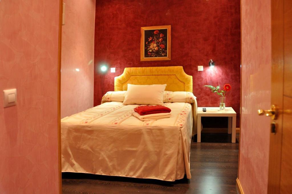 Far Home Plaza Mayor Madrid Eksteriør bilde